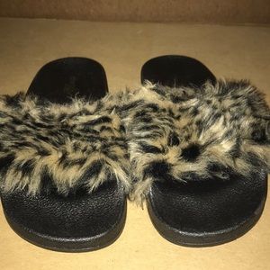 Fuzzy Slides